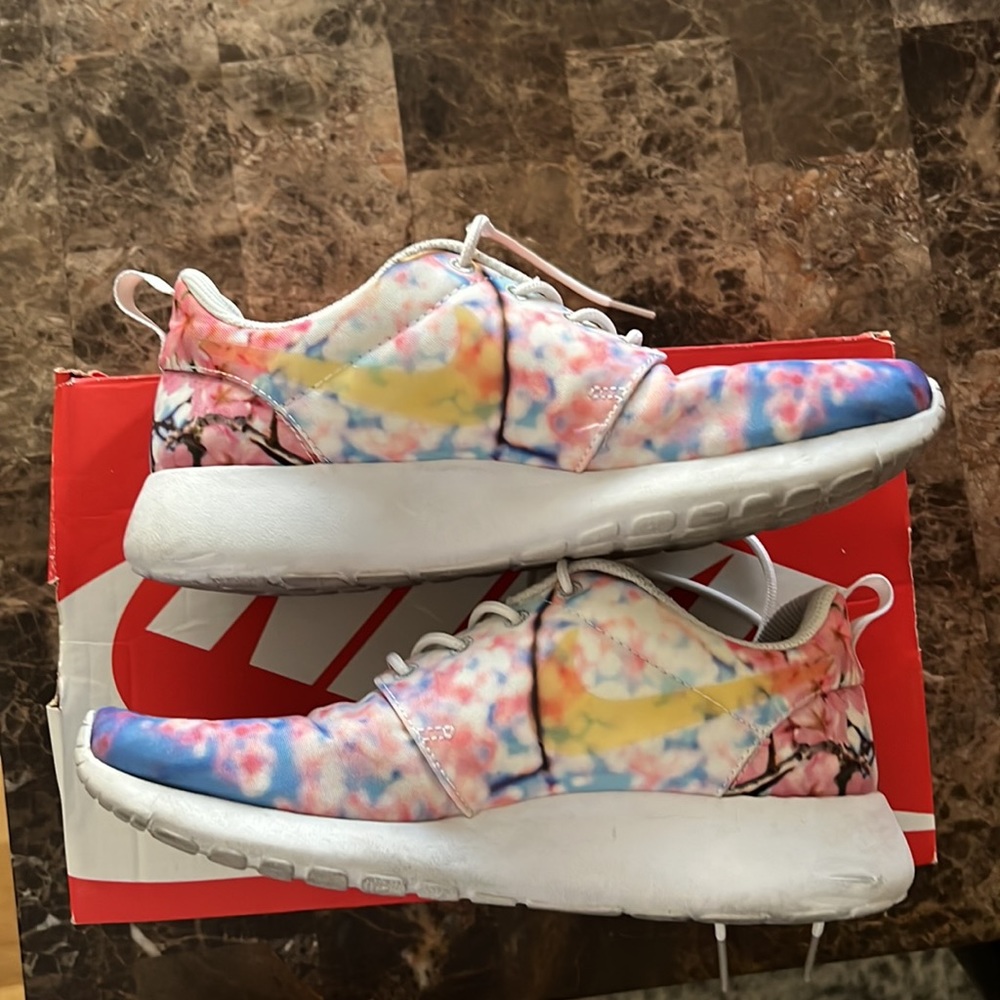 Women’s Nike Rosie One Cherry Bliss - Picture 3 of 3